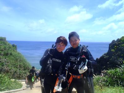 沖縄ダイビング☆6/25 青の洞窟体験ダイビング　１０時半～　ゆうり・えりな