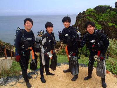 沖縄ダイビング☆８・１７　青の洞窟体験ダイビング　１５：００　とも・りょうけん