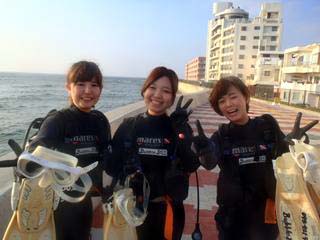 沖縄ダイビング☆10/25　サンゴのお花畑体験ダイビング　１５：３０　しおん・とも
